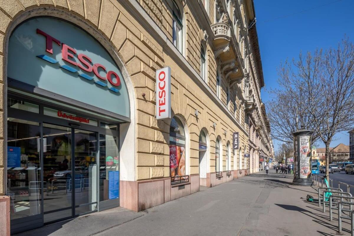 Central - New - Comfy Ac Studio Budapest Kültér fotó